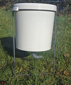 Fasanenfütterung - Set mit Metallgestell für Mischfutter, gebogene Spirale, Volumen 30 Liter